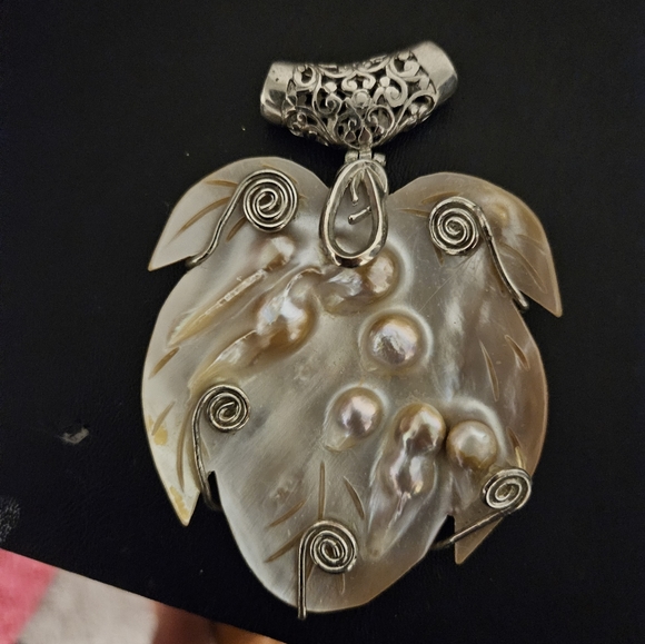 Shell Leaf Slide - Picture 2 of 2